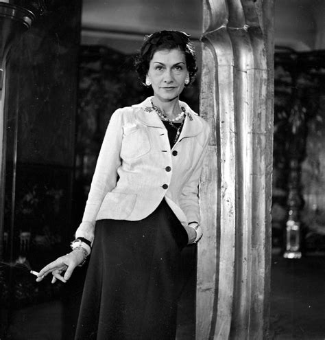 coco chanel joven|coco chanel imagenes.